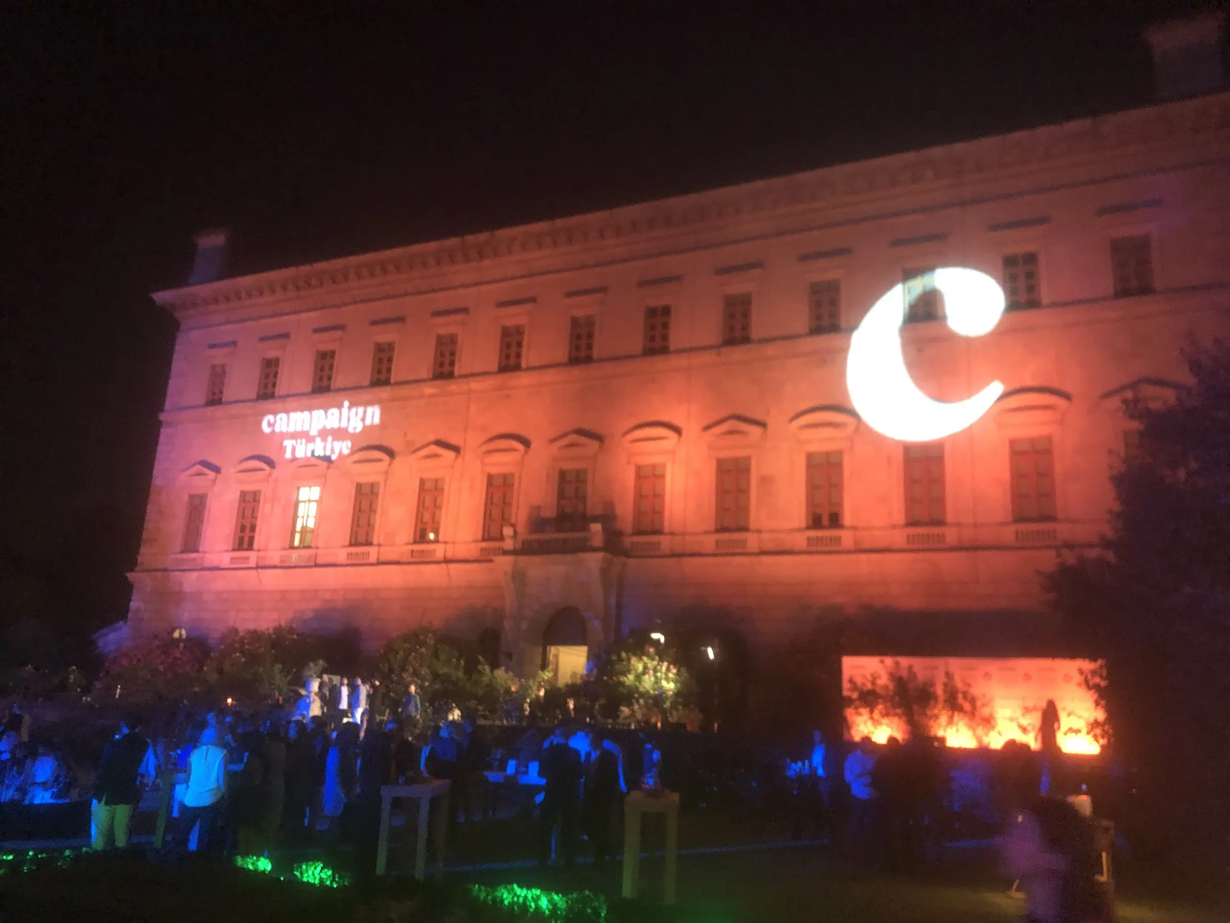 Agency & Brand of the Year 2019 gecesi, İngiliz Konsolosluğu binasında Campaign Türkiye ışık gösterisi
