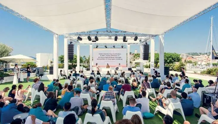 Cannes Lions, sahilde oturum