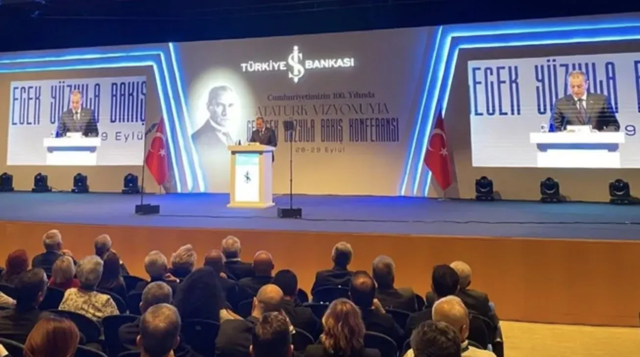 Atatürk Vizyonuyla Gelecek Yüzyıla Bakış Konferansı, salon